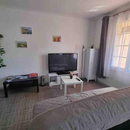 Bel Appartement Avec Balcon Et Parking Prive Le Beausset Exterior foto