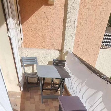 Bel Appartement Avec Balcon Et Parking Prive Le Beausset Exterior foto